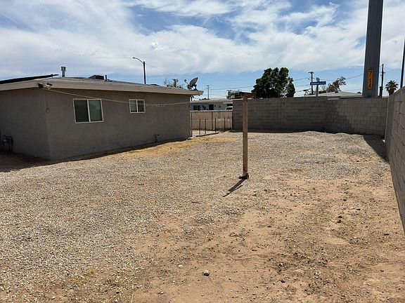 5th image of 2004 E La Mesa St