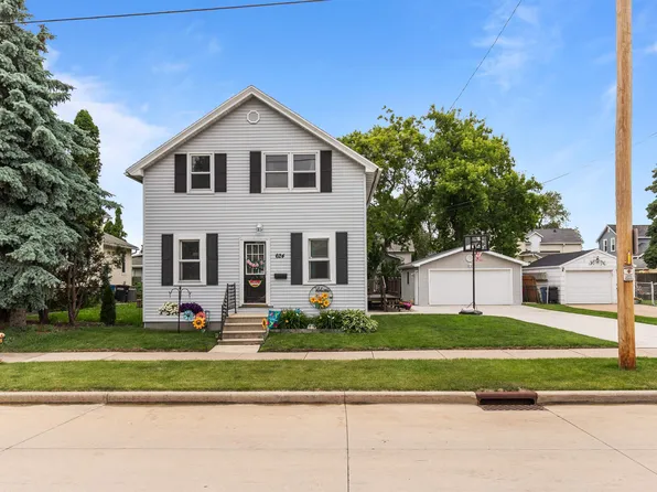 624 W 8th Ave, Oshkosh, WI 54902