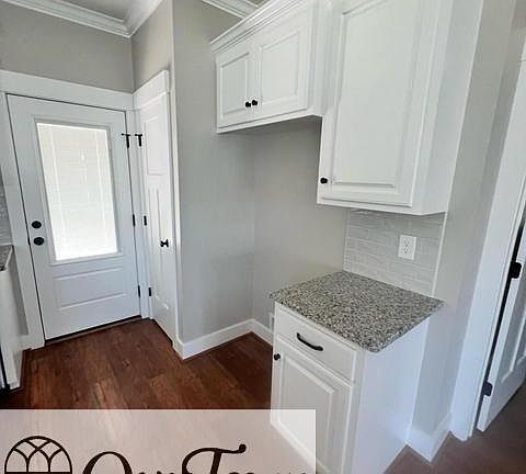 4th image of 5115 Durban Dr N