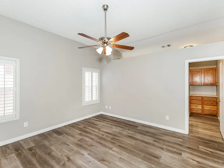 360 Dooley Dr — Photo 9