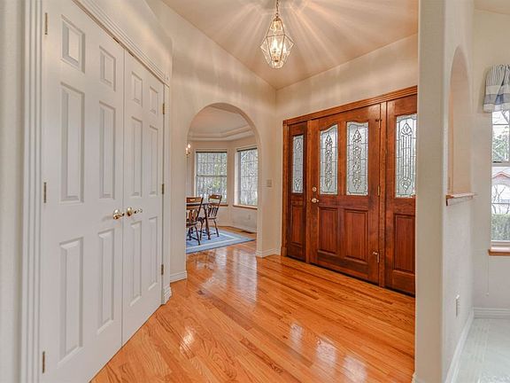 3rd image of 13590 Norma Ct