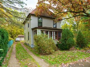 702 Wallace Ave, Kalamazoo, MI 49048