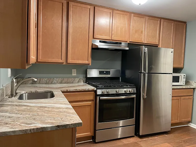1616 T St NW #B — Photo 1