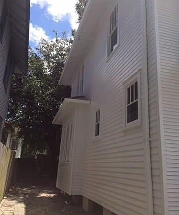4th image of 2423 Taylor St