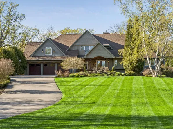 1001 Wildhurst Trl, Mound, MN 55364