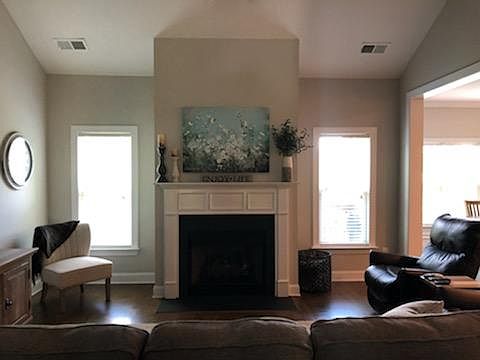 4th image of 2130 London Ln