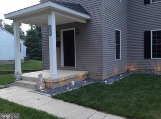 2136 Haycock Rd, Falls Church, VA 22043