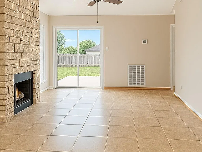 17510 Lobo Trl — Photo 4