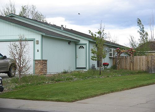 1st image of 810 Wagon Dr APT B