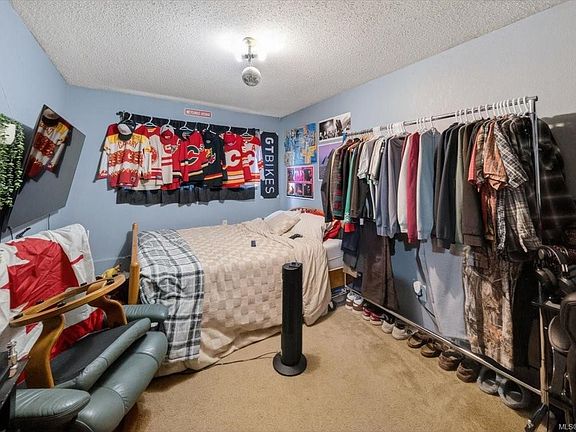 2nd image of 891 Admirals Rd