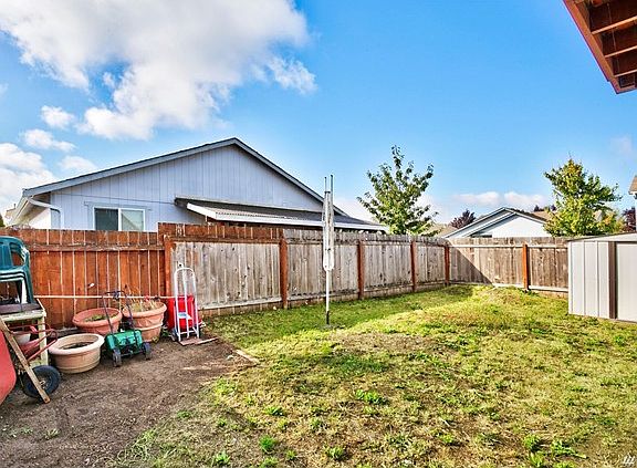 4th image of 4312 151st St NE
