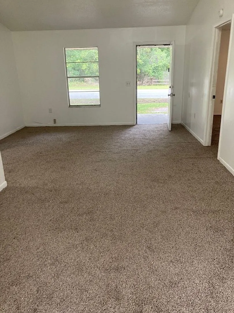 1st Month Free Rent 3 Bed 2 Bath Home | Pet Friendly | Washer Dryer Hook Ups | Section 8 Welcome — Photo 3