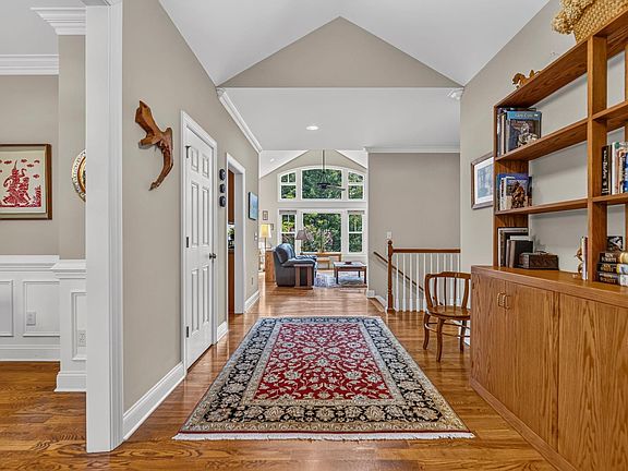 3rd image of 208 King Eider Way