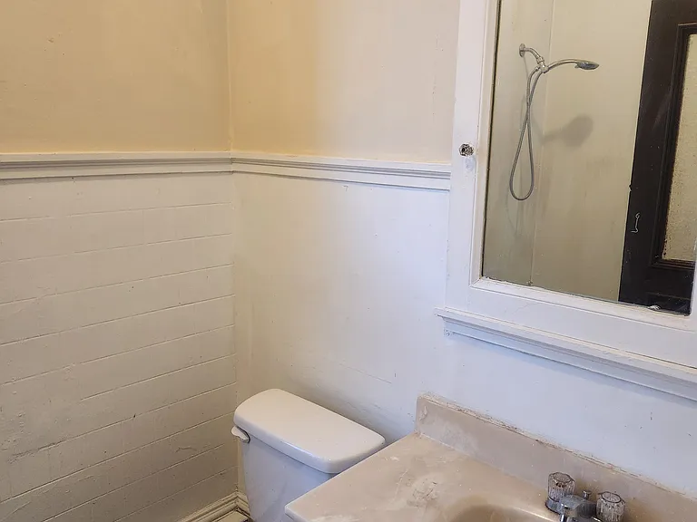 145 E Philadelphia St #2F — Photo 9