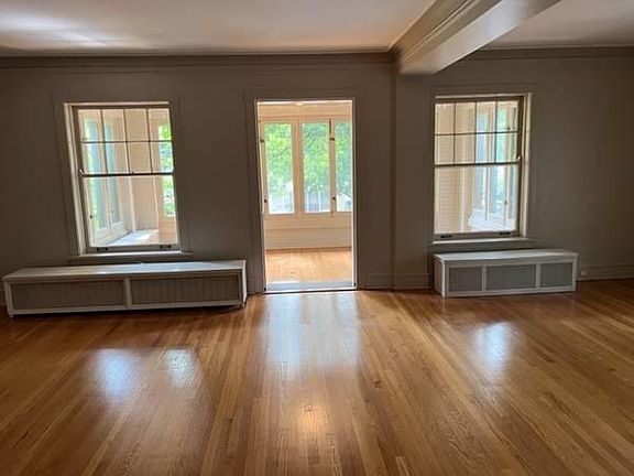 2nd image of 5500 N Lakewood Ave #2