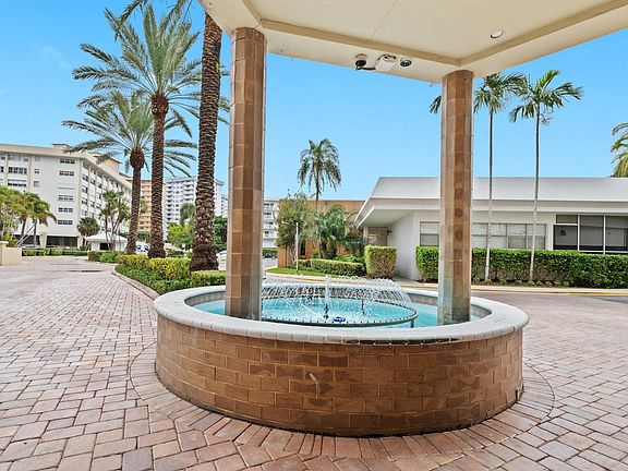 4th image of 100 Golden Isles Drive #812