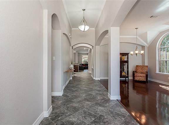 2nd image of 1043 Marquette Dr