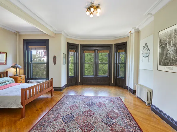 246 Gates Avenue image 12 of 19