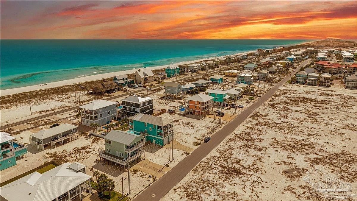 7555 White Sands Blvd, Navarre, FL 32566