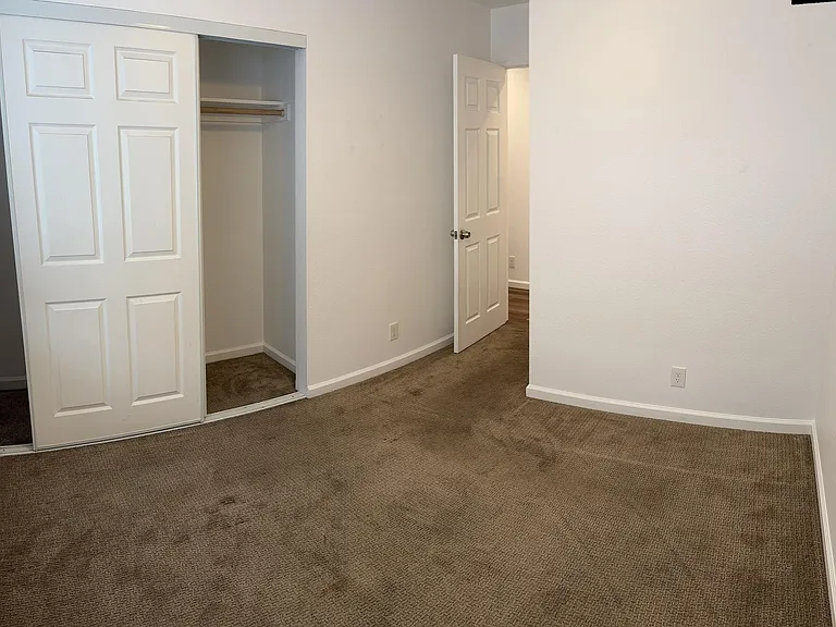 324 Claremont St — Photo 7