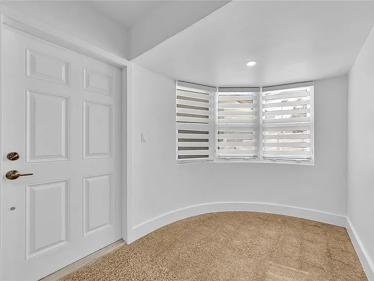 5122 NE 19th Ave #3 — Photo 3
