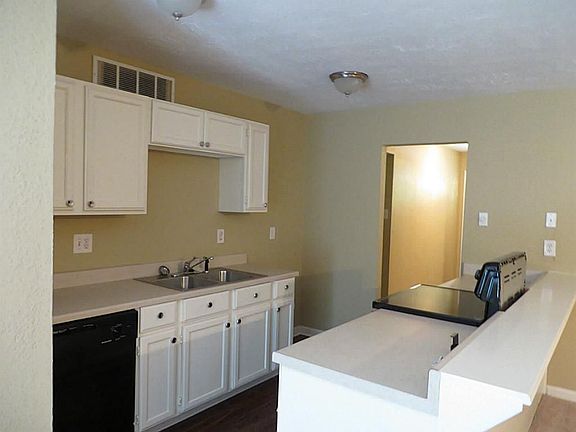 3rd image of 6802 Glenstein Dr