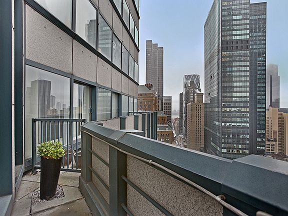 5th image of 150-156 W 56th St APT 2805