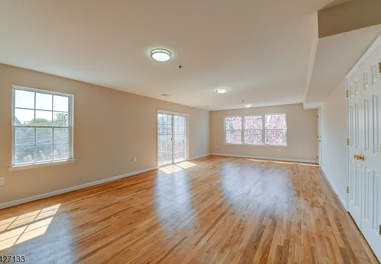 15-21 Oraton St #2 — Photo 4