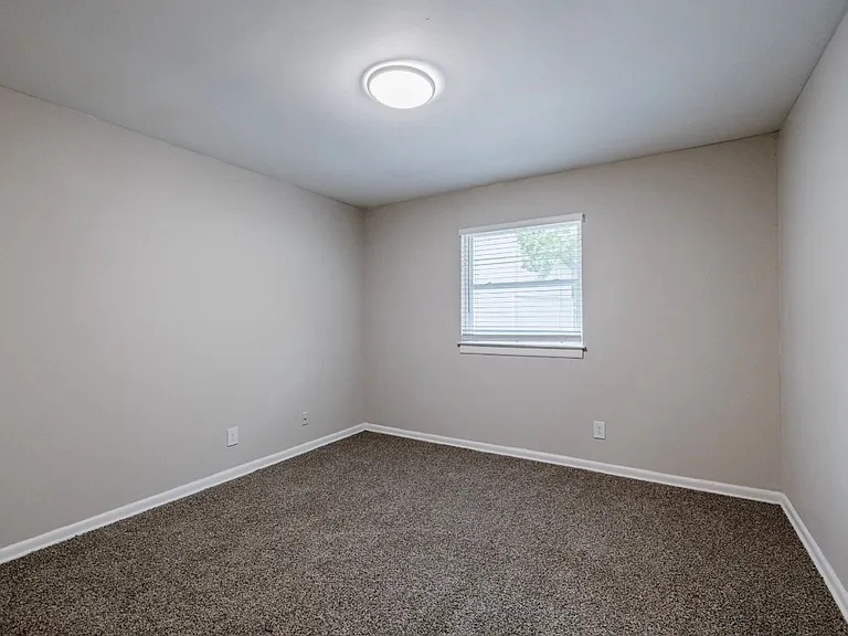 Modern Living in the Heart of Northlake — Photo 93