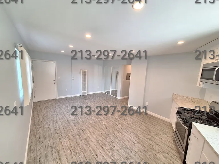 527 N Coronado St #16 — Photo 8