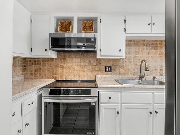 5th image of 500 Catalina Rd APT 402