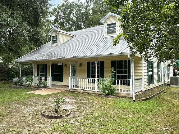 3rd image of 2829 Dolphin Dr