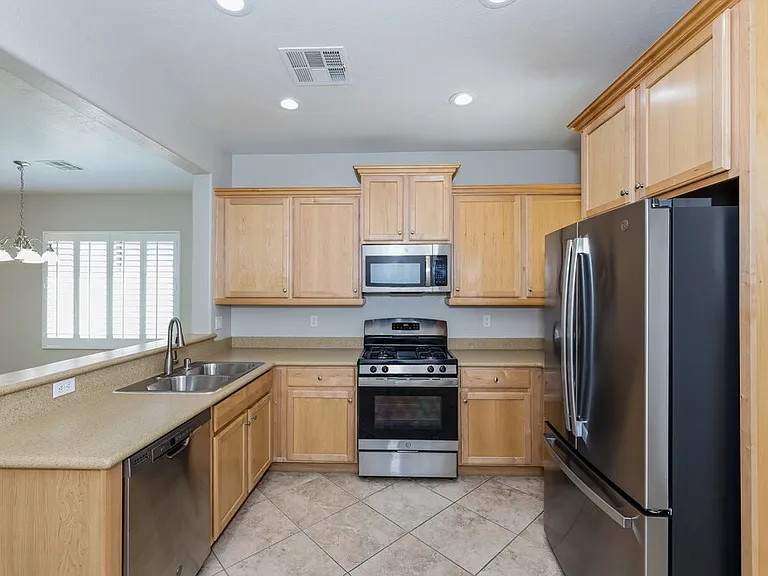 6166 Jutland Ave — Photo 4