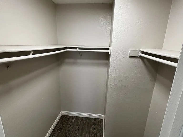 Circle City Apartments — Photo 9