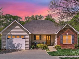 160 Oak Village Pkwy, Mooresville, NC 28117