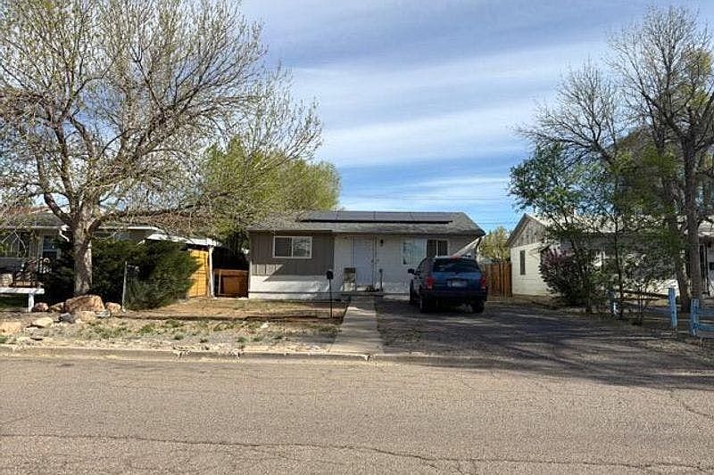 1st image of 1025 W 18th St