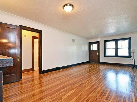 4th image of 1377 Payne Ave