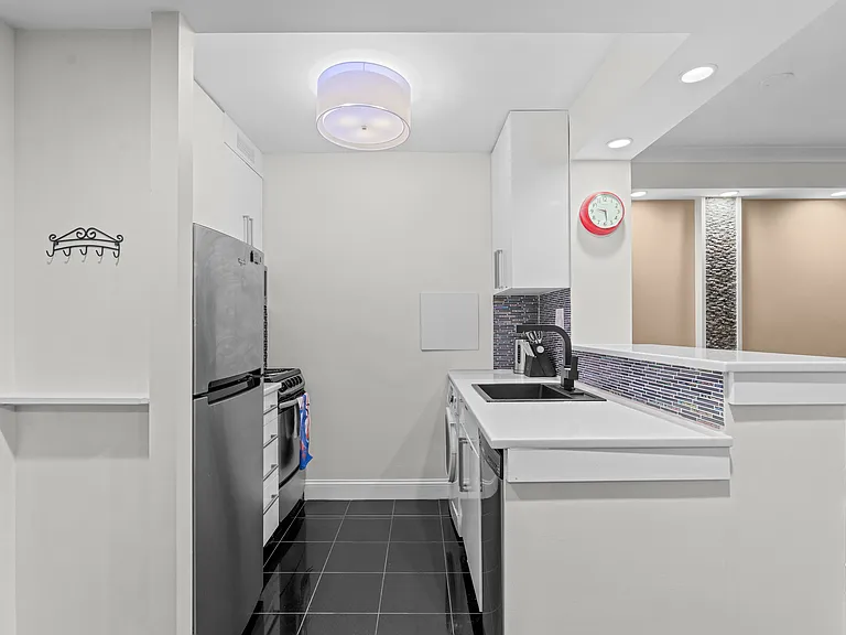 2030 F St NW — Photo 3