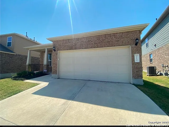 4 bed, 2.0 bath, 1705 sqft, $2,100 — Photo 3
