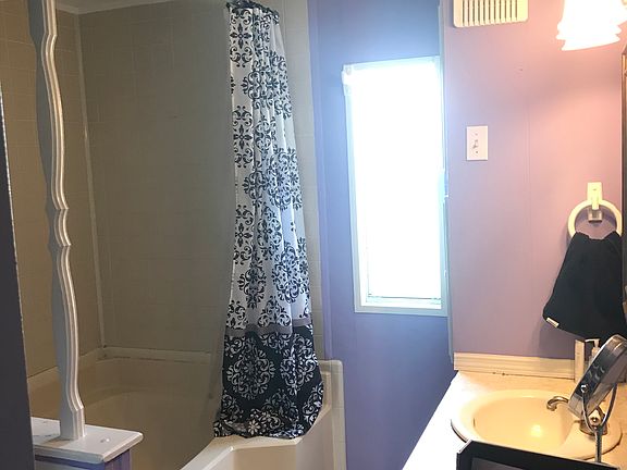 4th image of 148 Durham Cir