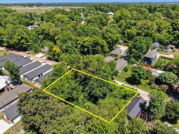 3rd image of 11547 Persimmon St