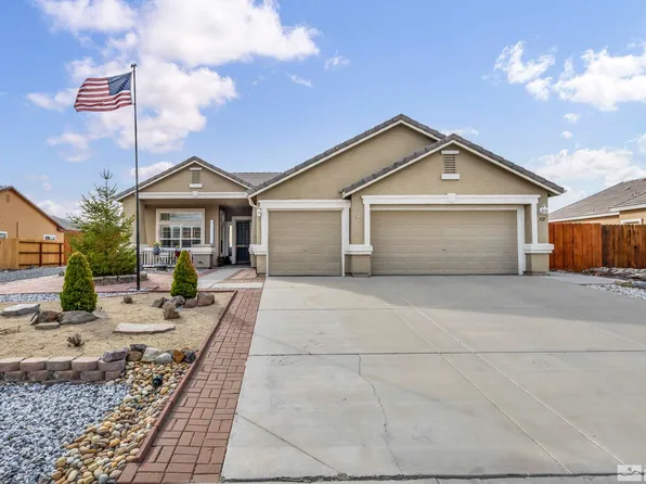 1527 Sequoia St, Dayton, NV 89403