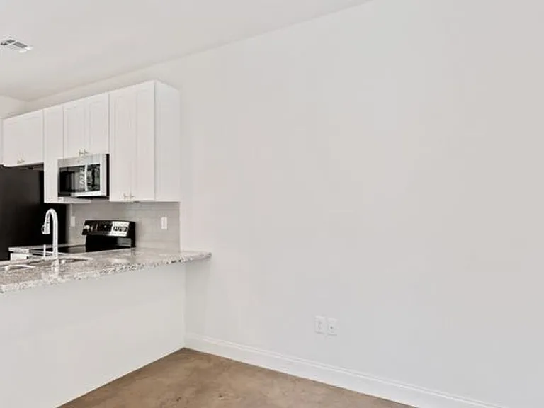 305 Ella St #3 — Photo 8