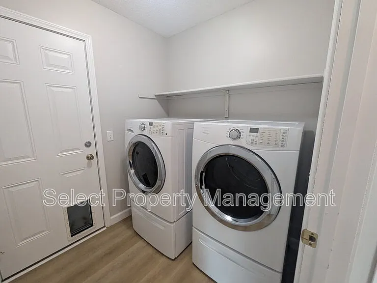 7921 Edinburgh Pl — Photo 21