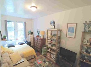 240 W 16th St #B2B, New York, NY 10011