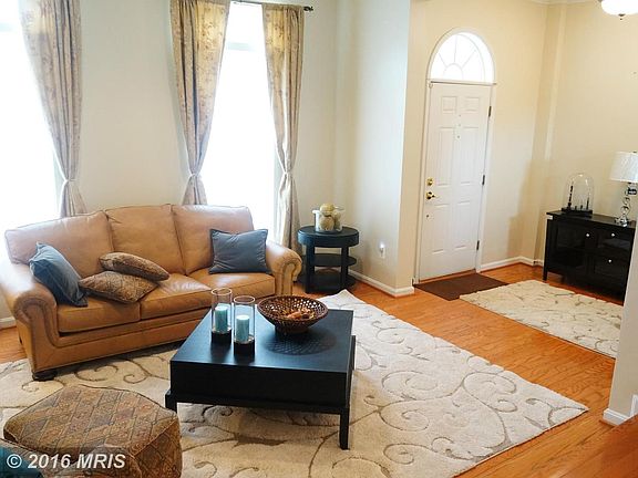 3rd image of 42493 Regal Wood Dr