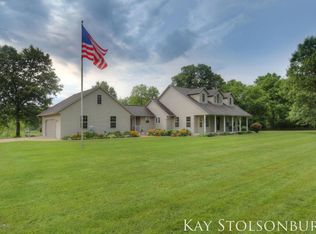 6904 Rivers Edge Ln, Middleville, MI 49333