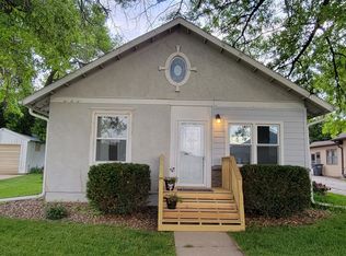 305 Pullen Ave, Oakland, IA 51560