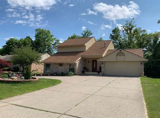 7224 Indian Creek Dr, West Bloomfield, MI 48322