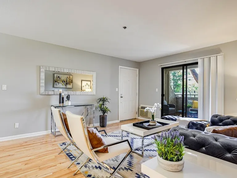 880 E Fremont Ave — Photo 2